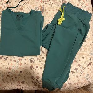 Figs Hydrogreen M Casma top/ MTall Zamora Pants